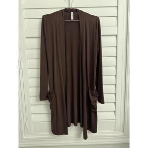Zenana Slouchy Pocket Open Cardigan in a brown size Small
